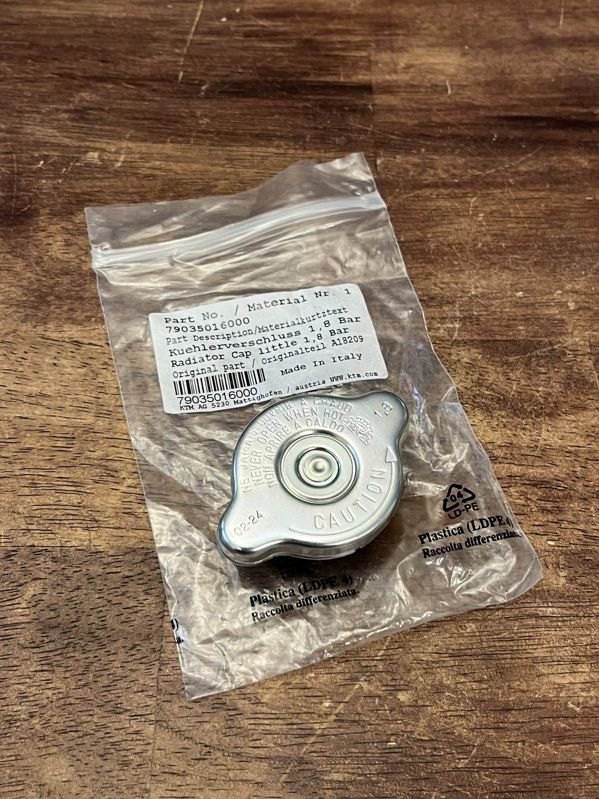 2024 KTM 85 SX OEM Radiator Cap 1.8 Bar 79035016000