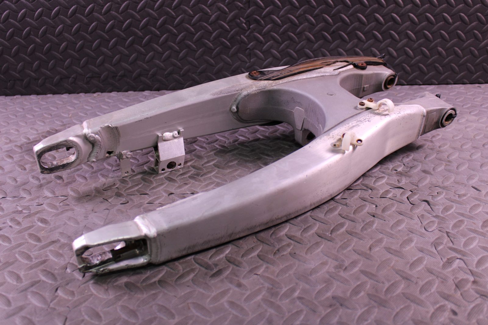 2013 Yamaha YZ250F OEM Rear Swingarm Swing Arm Suspension 17D-22110-90-00