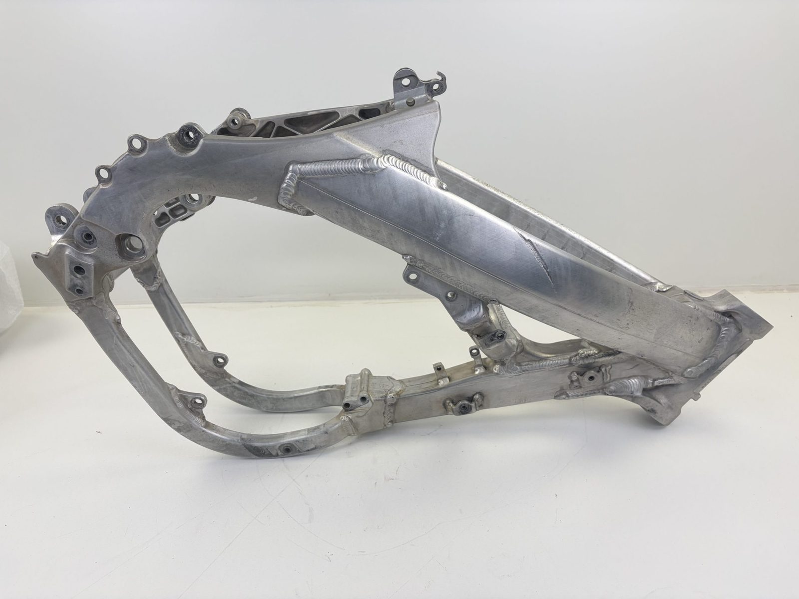 2004 Honda CRF450R OEM Main Frame Chassis - 50100-MEN-671