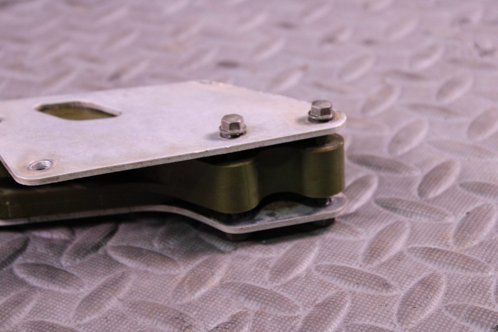 1995 Yamaha YZ125 OEM Rear Chain Guide Guard Block Slider 4EW-22199-01-00