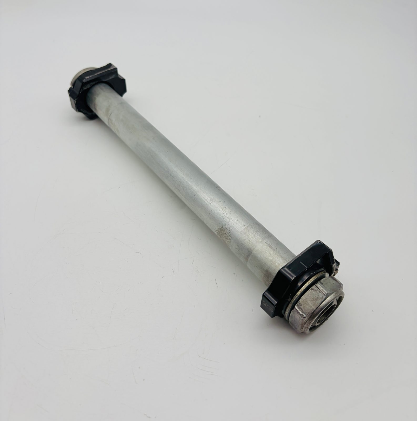 2024 Honda CRF250R Rear Wheel Axle OEM 42301-KRN-A30