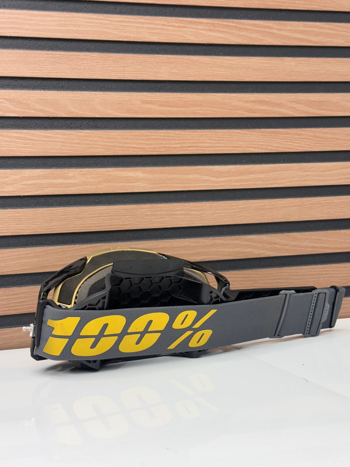 100% Armega Falcon 5 Motocross Goggle HiPer Red Mirror Lens Black Gold
