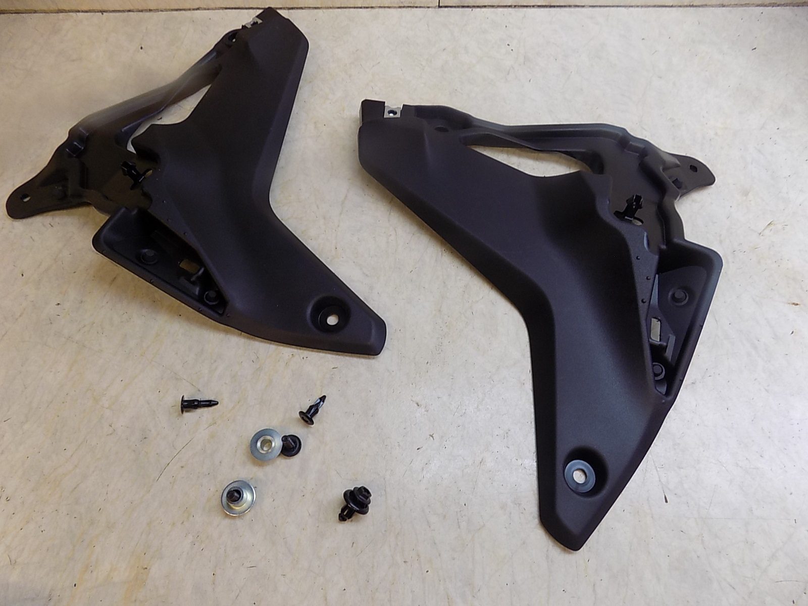 2026 Yamaha Tenere 700 OEM Upper Side Panel Covers Pair with Hardware
