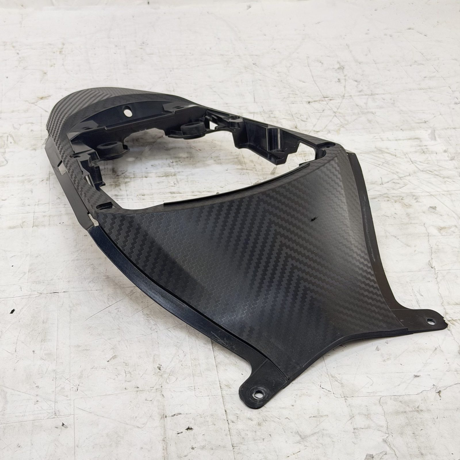 2011 - 2022 SUZUKI GSXR600 GSXR750 CENTER TAIL FAIRING COWL CARBON LOOK