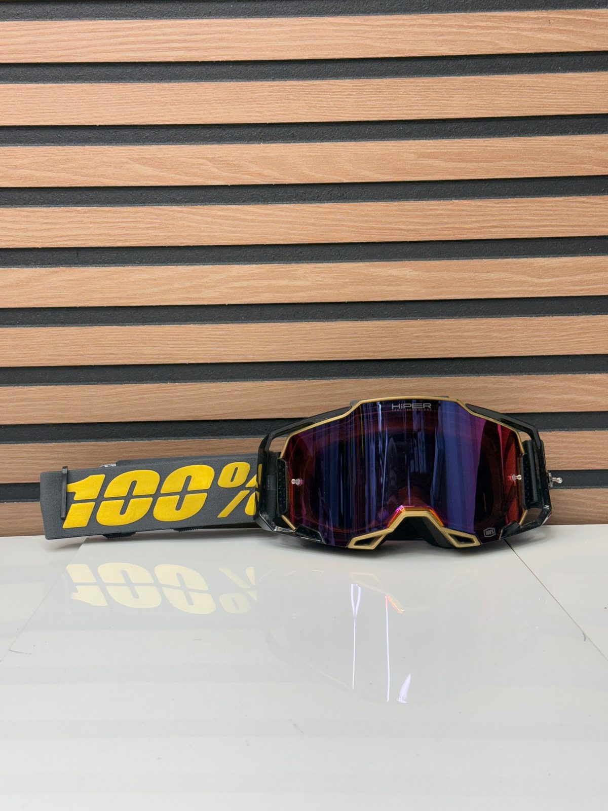 100% Armega Falcon 5 Motocross Goggle HiPer Red Mirror Lens Black Gold