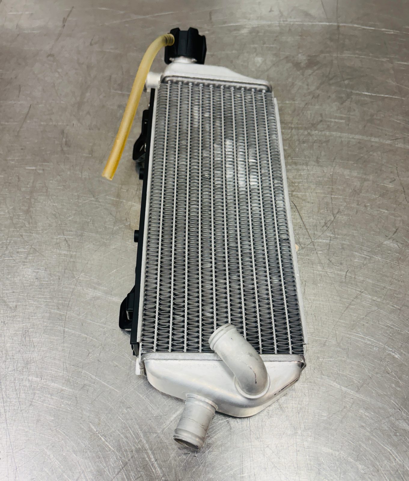 23-26 KTM / GAS GAS / HUSQVARNA 125 -450 RIGHT SIDE FILL SIDE RADIATOR A46035008000