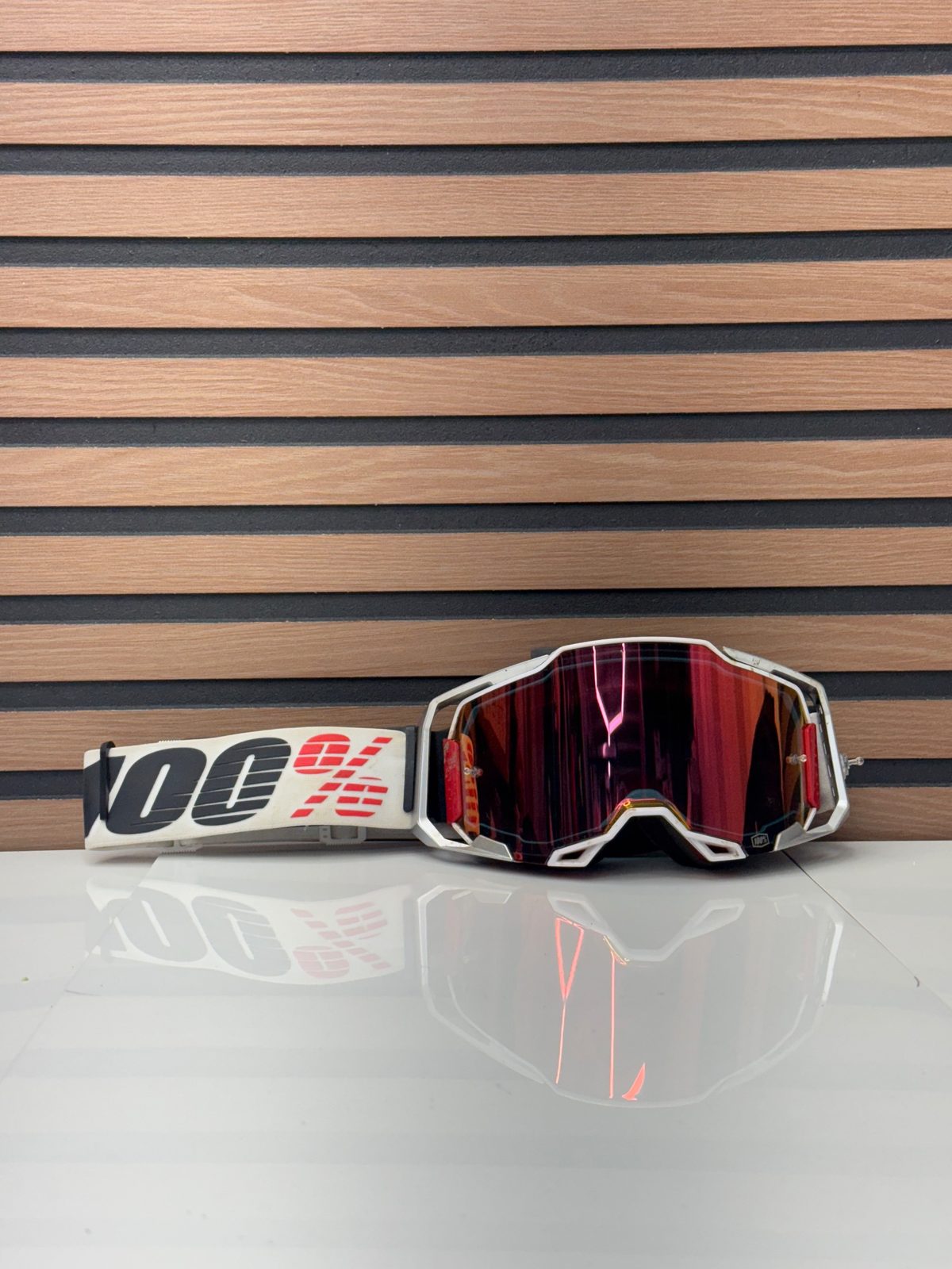 100% Armega Lightsaber Motocross Goggle Red HiPer Mirror Lens White Black