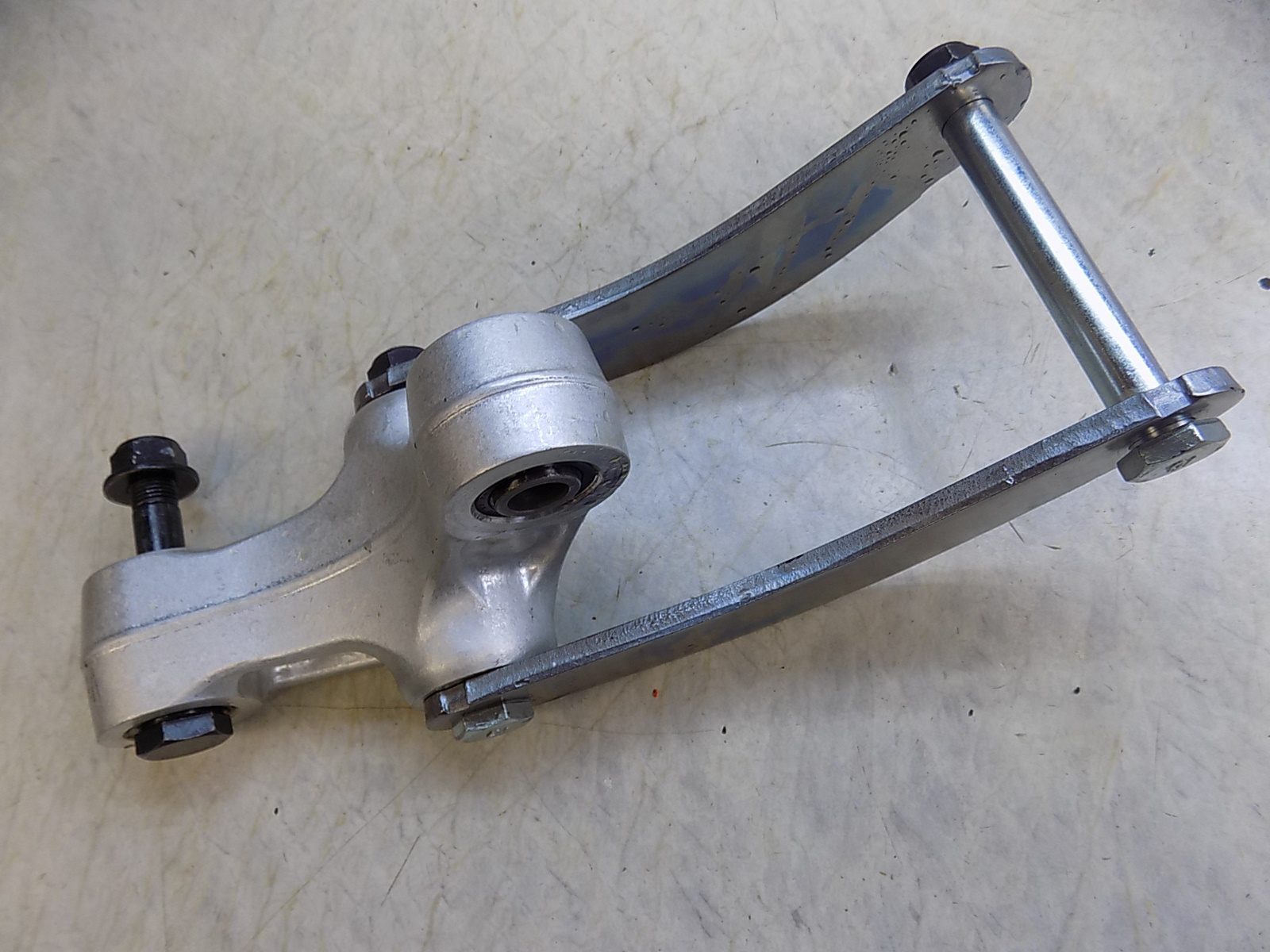 2026 Yamaha Tenere 700 OEM Rear Shock Suspension Linkage Relay Arm w Bolts new