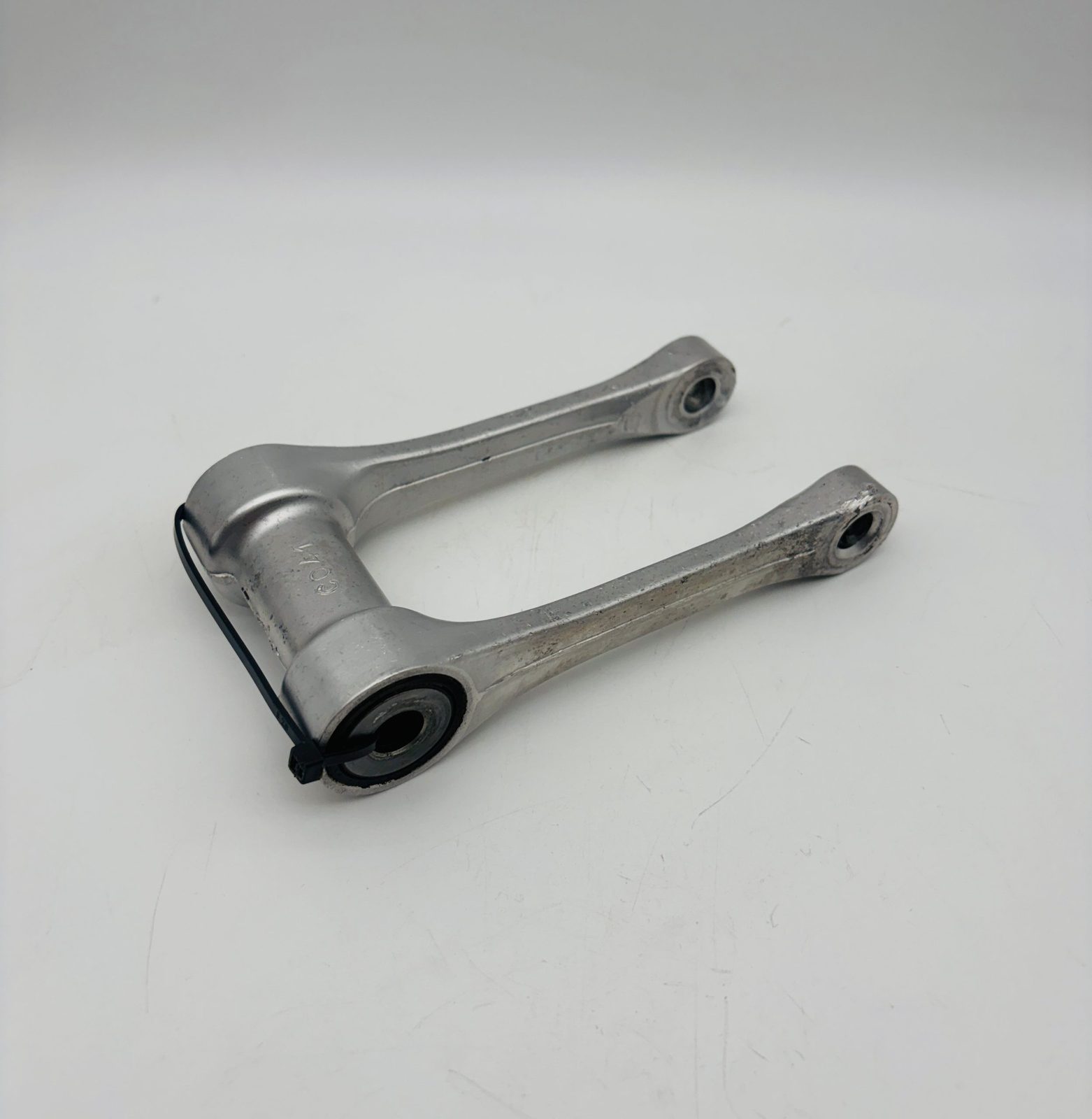 2005 Honda CRF250R OEM Dog Bone Pull Rod Suspension Knuckle 52465-KRN-710