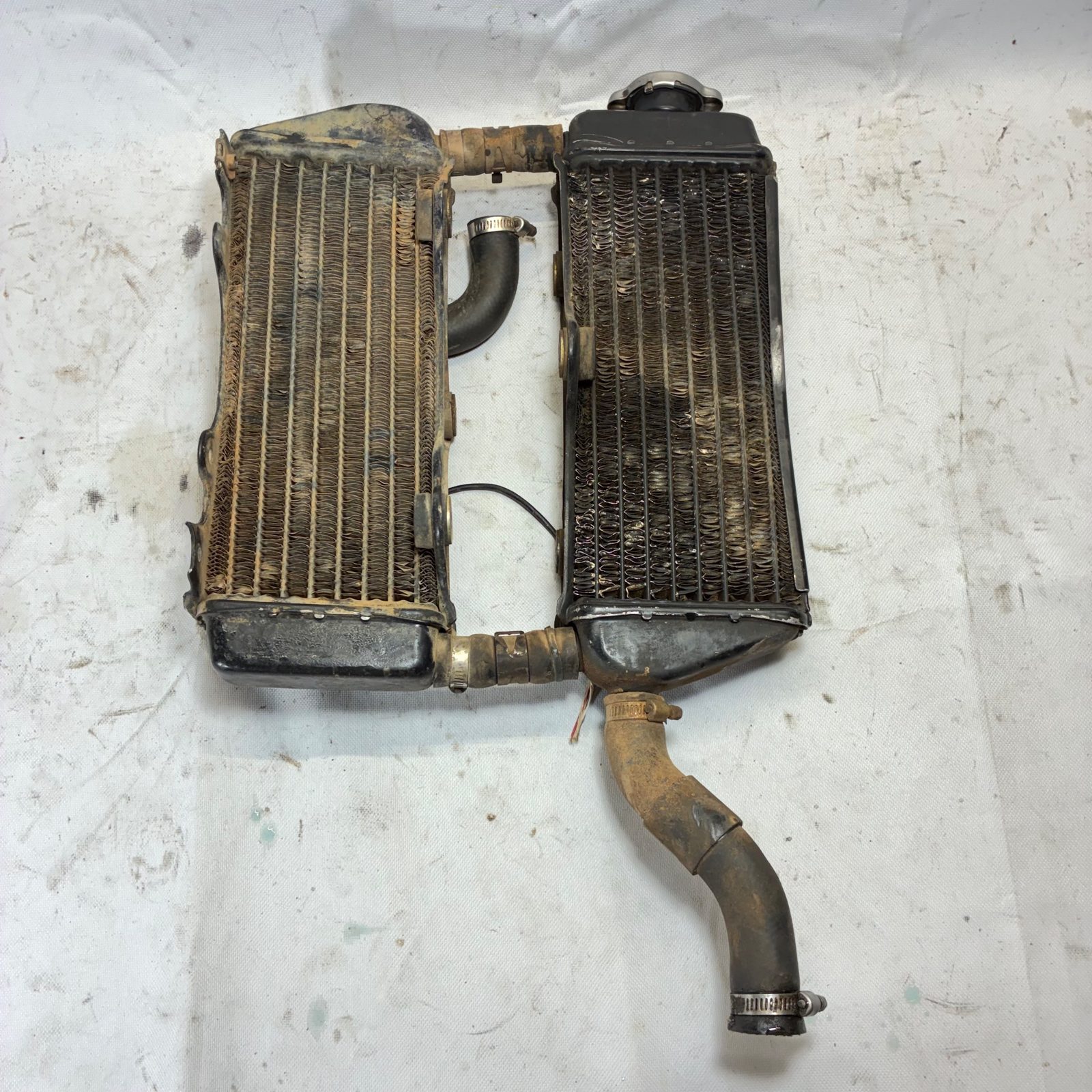 1999 Yamaha YZ250 OEM Left Right Radiators with Hoses and Cap Complete Assembly