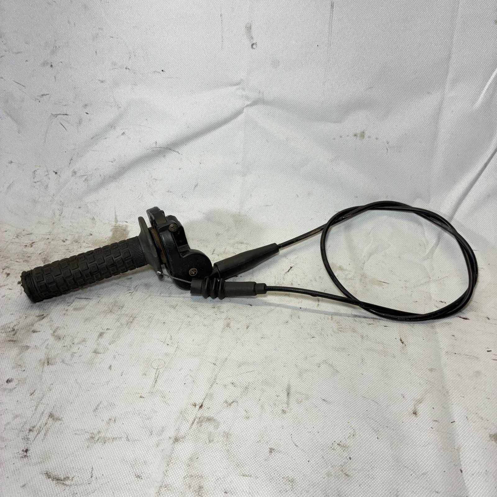 1999 Yamaha YZ250 OEM Throttle Tube Housing with Grip and Cables Assembly - 1C3-26281-90-00
