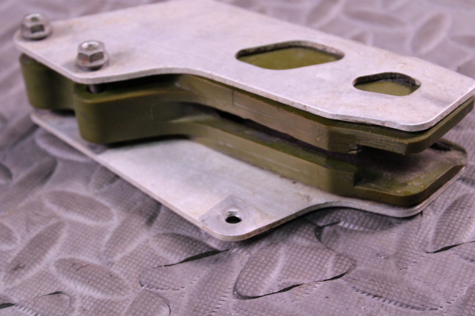 1995 Yamaha YZ125 OEM Rear Chain Guide Guard Block Slider 4EW-22199-01-00