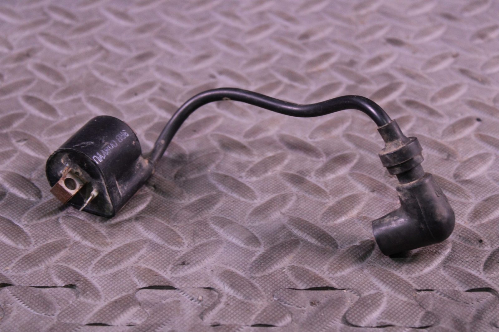 1989 Yamaha YZ250 OEM Ignition Coil Assembly Spark Plug Cap 4RP-82310-25-00