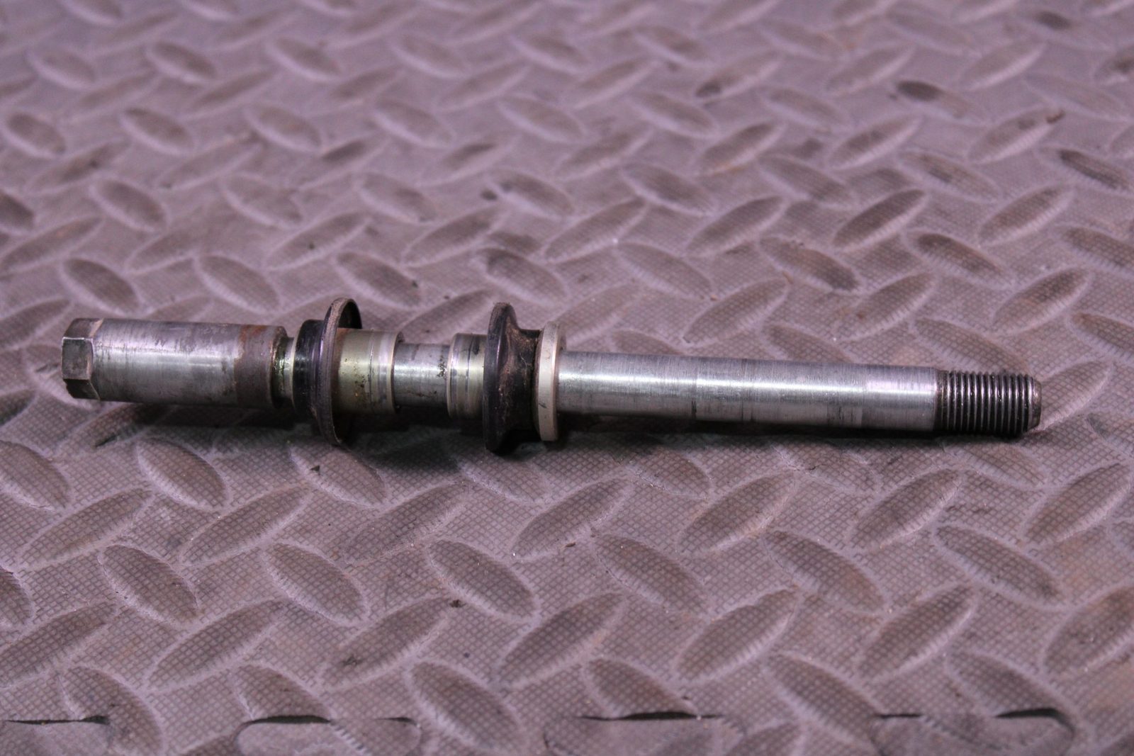 1989 86-91 YAMAHA YZ250 OEM FRONT WHEEL AXLE SHAFT BOLT - 4GY-25181-00-00