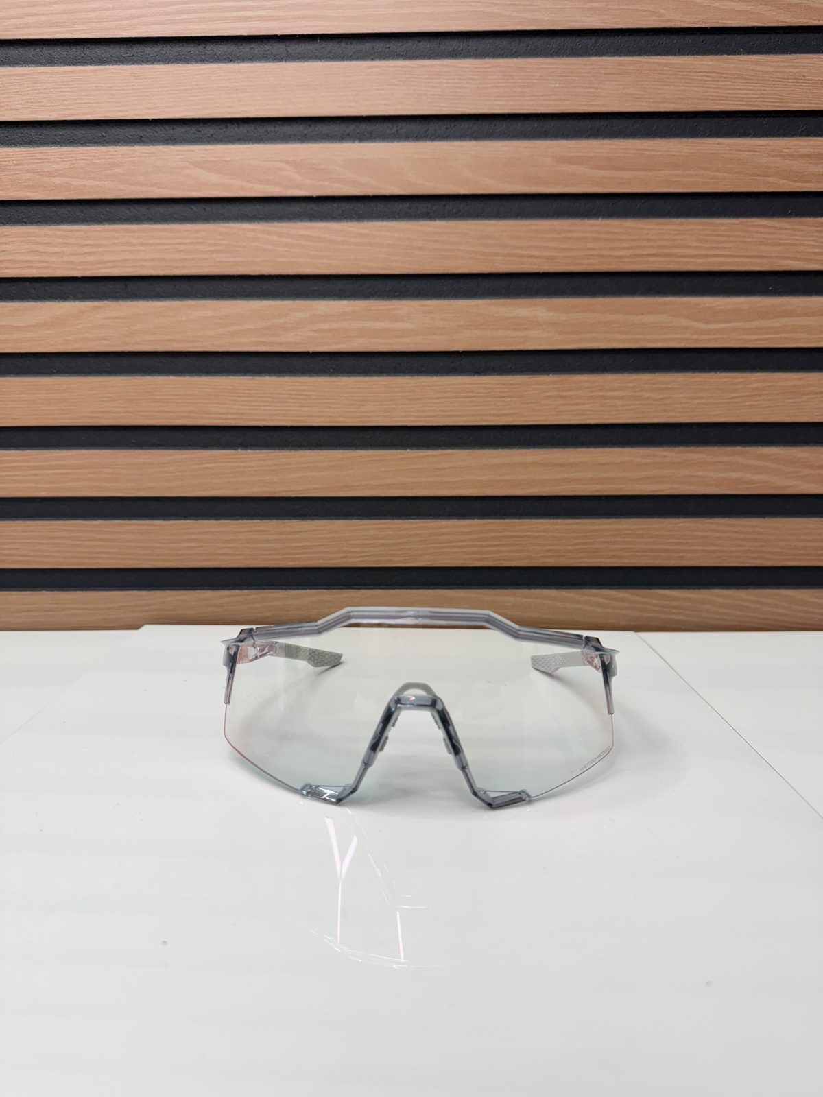 100% Sunglasses Polished Translucent Grey Rose Gold Mirror Photochromic Lens New