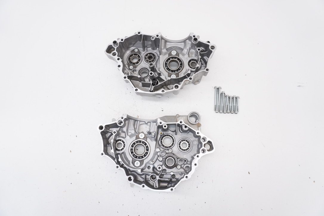 2023 YZ250FX Crankcase Set OEM Engine Bottom End Crank Case Cases Yamaha 20-27