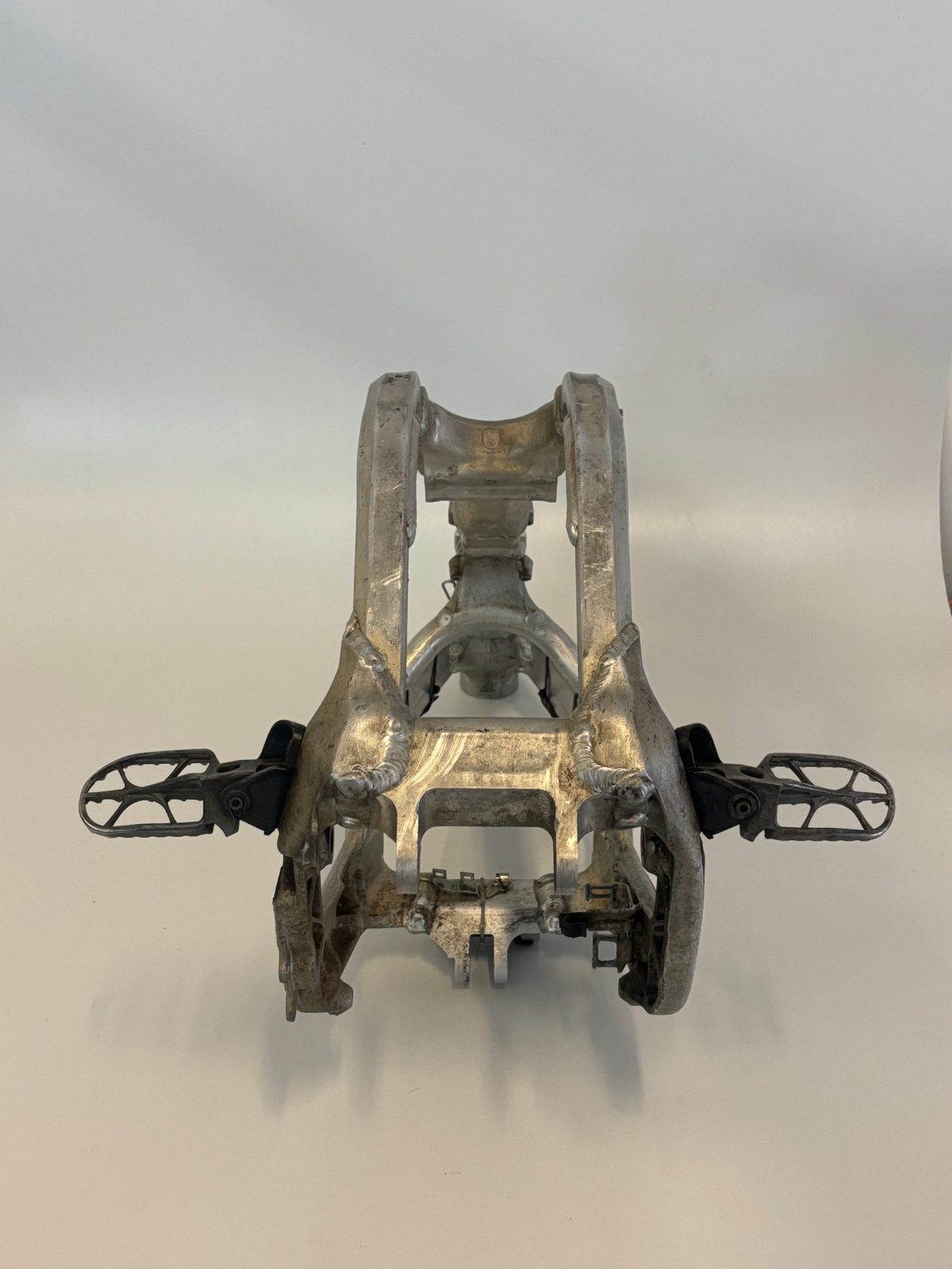 2016 Honda CRF450R Frame Chassis Main Hull OEM 50100-MEN-B10