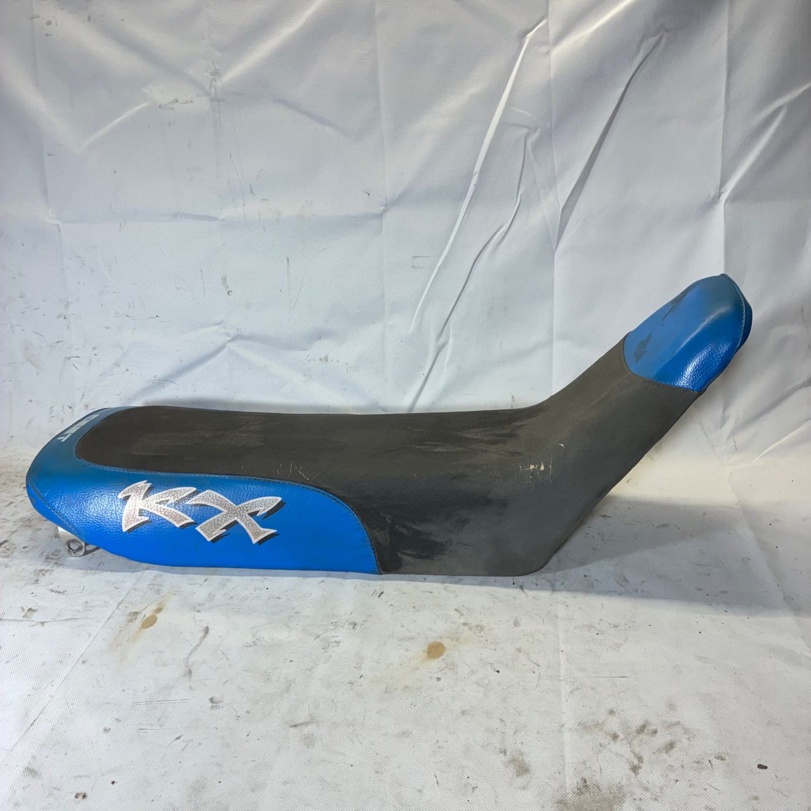 1990 Kawasaki KX125 CEET Complete Seat Assembly with Base and Cover