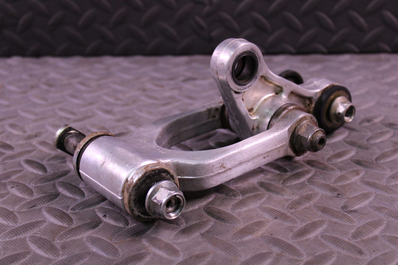 1996 SUZUKI RM125 OEM REAR SUSPENSION LINKAGE LINK ARM 36E00 62600-36811