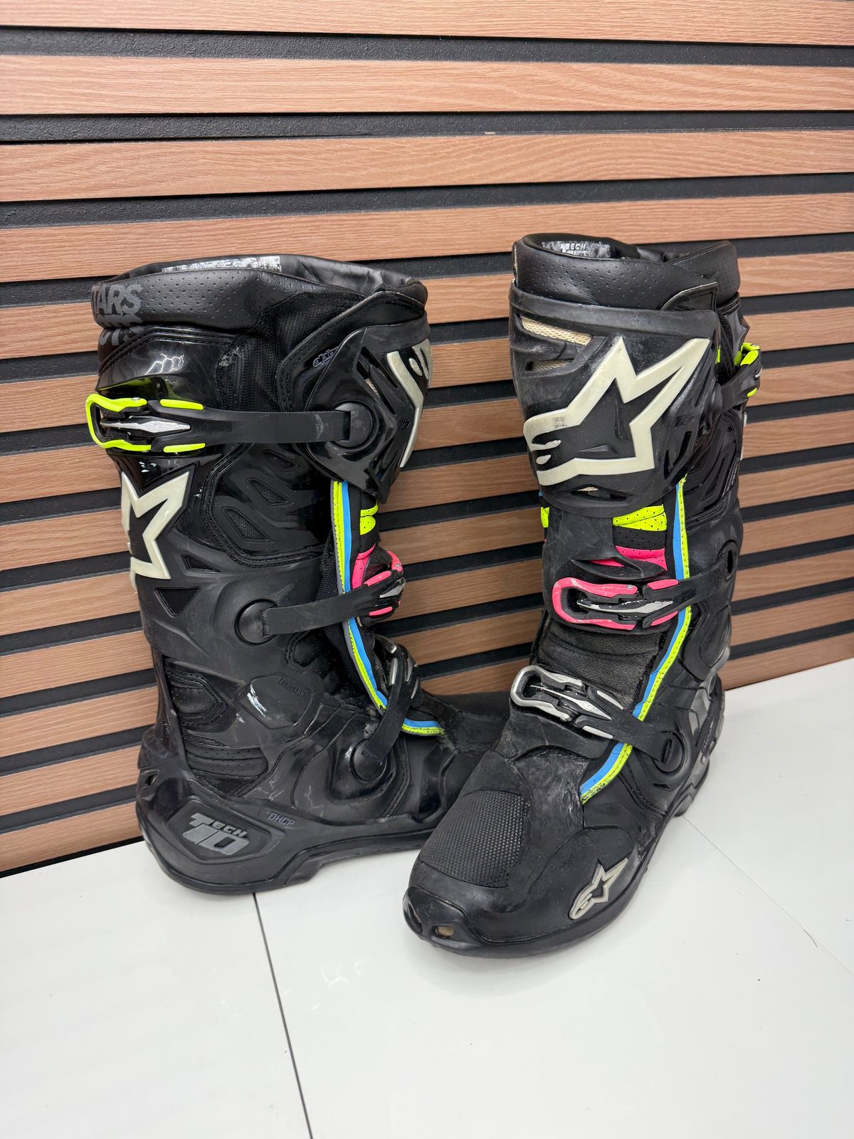 Alpinestars Tech 10 Supervented Motocross Boots Black Pink Size 9