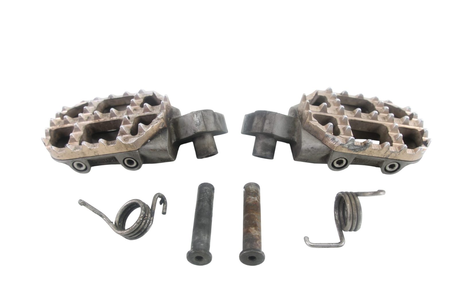 2005 Yamaha YZ250 Pro Taper Foot Pegs Pair with Springs Pins 5XE-27411-02-00