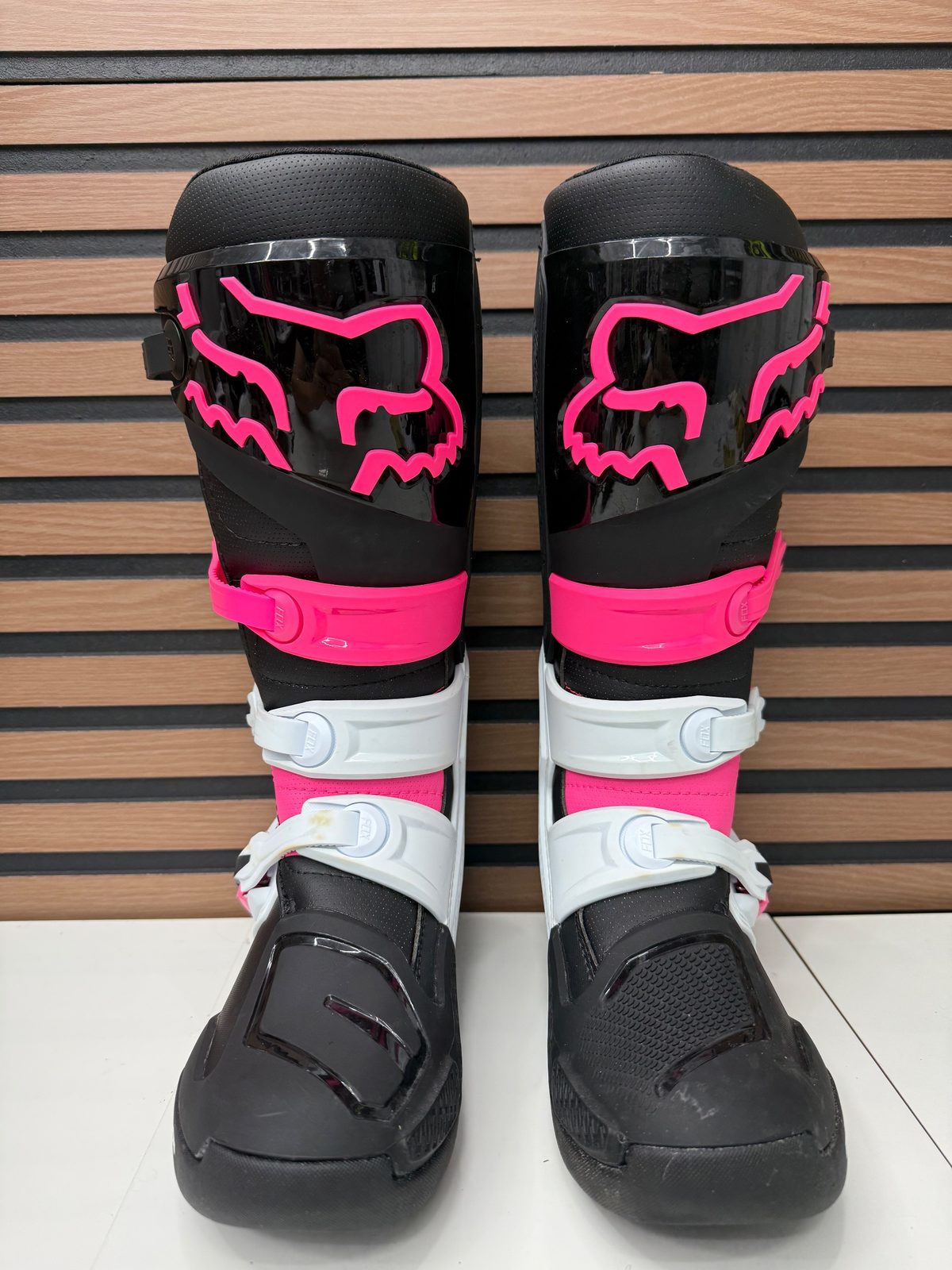 Open Box - Fox Racing Comp Boots Black / White / Pink - Size W8