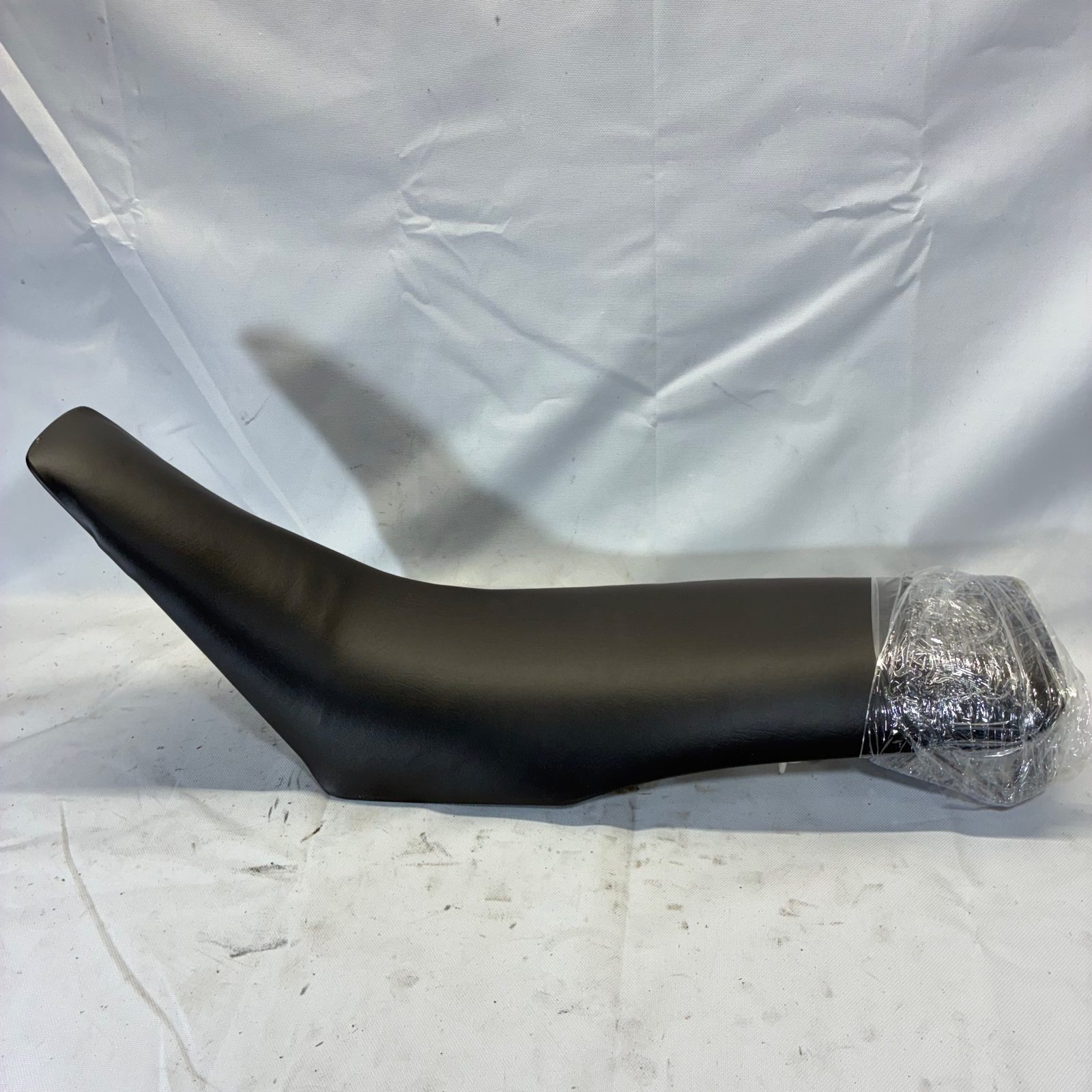 2006 Yamaha TTR125LE Seat with New Black Cover Plastic Pan - 1B2-F4770-10-00