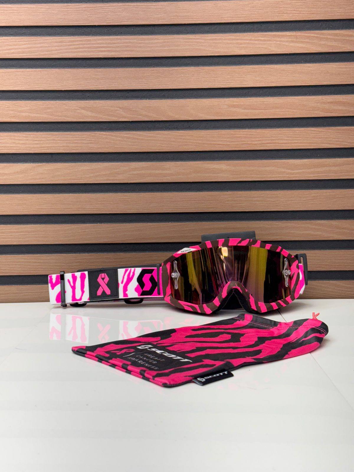 Scott Hustle LE Breast Cancer Awareness Goggle Pink / Black - Gold Chrome Lens
