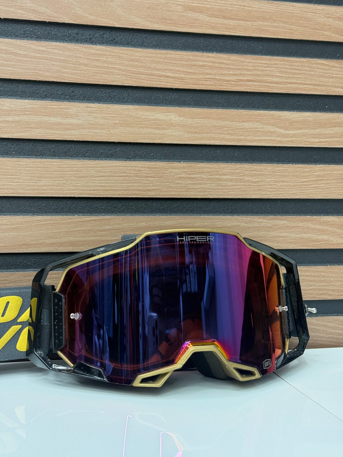 100% Armega Falcon 5 Motocross Goggle HiPer Red Mirror Lens Black Gold