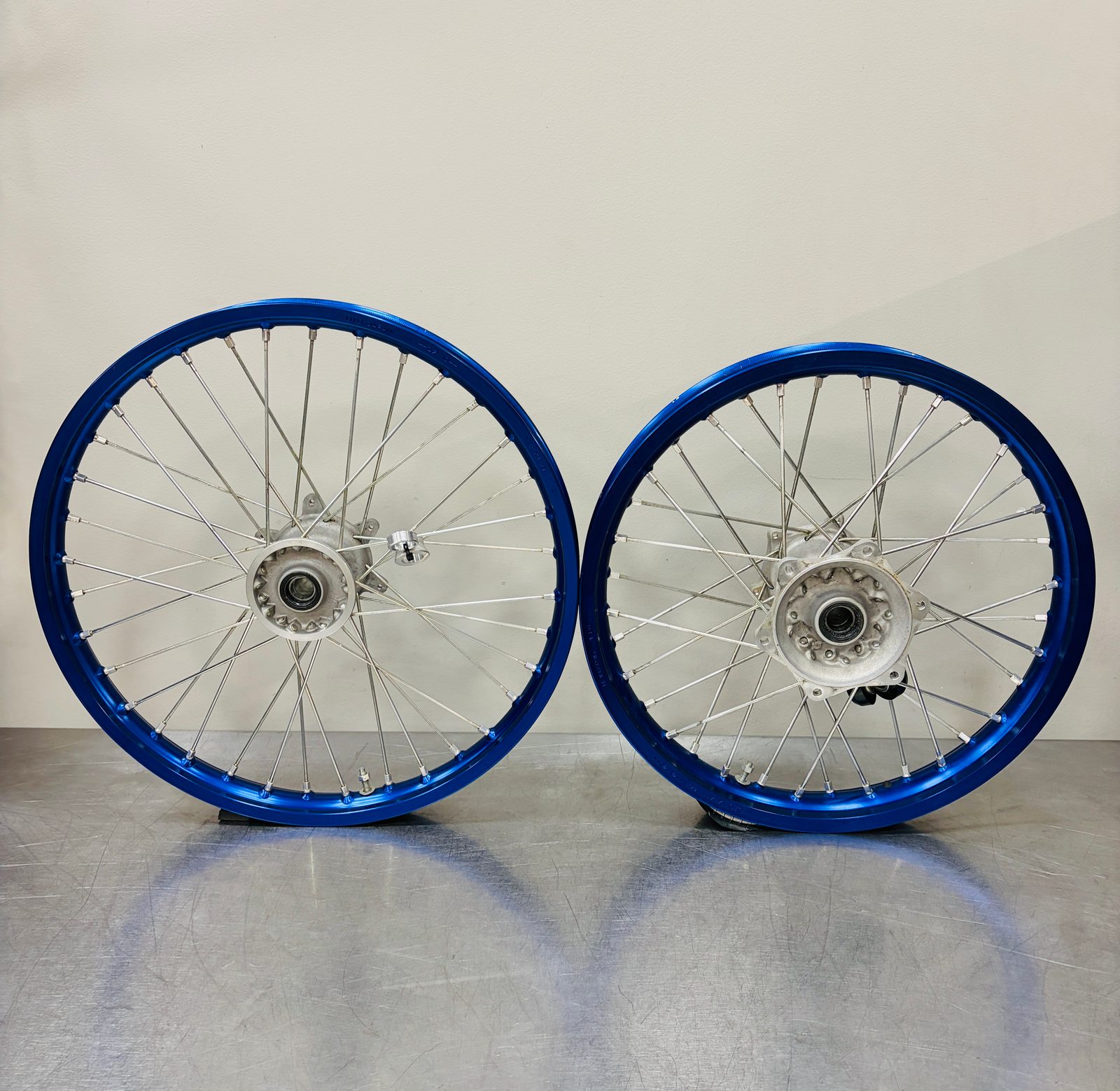 2019-2027  Yamaha YZ250F / YZ 450F  OEM Front and Rear Wheel Set Complete Assembly B7B-25302-40-00 BSB-25102-00-00