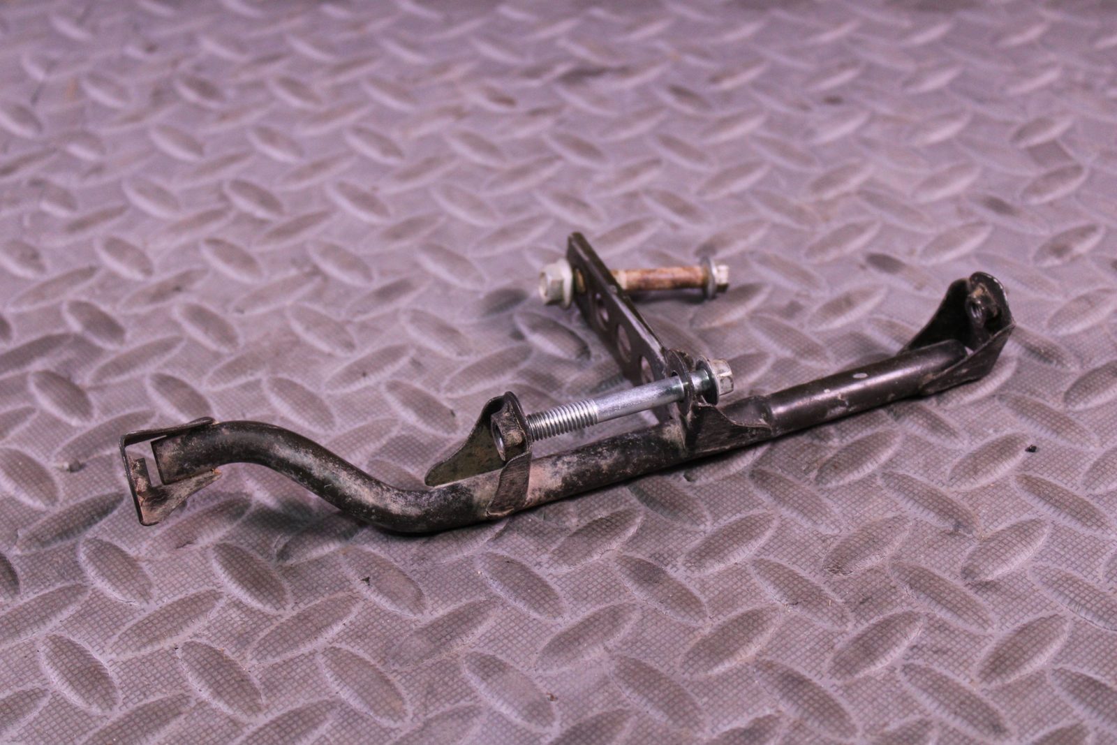 1989 Yamaha YZ250 OEM Radiator Guard Support Mounting Bracket 3JE-2174F-00-00