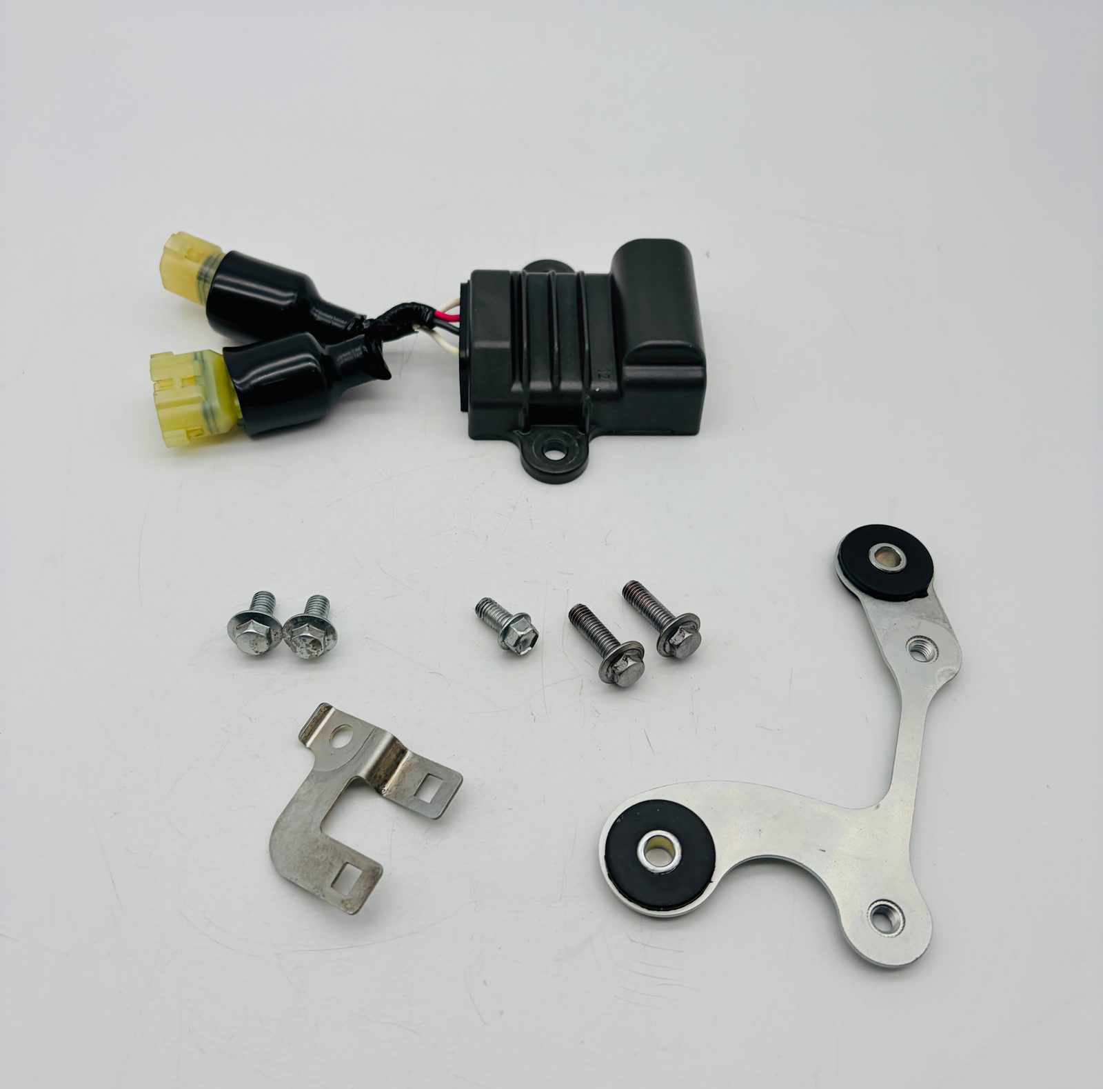 2024-2026 Yamaha YZ250F OEM Regulator Rectifier  with Mount Brackets and Bolts - B7B-81960-00-00