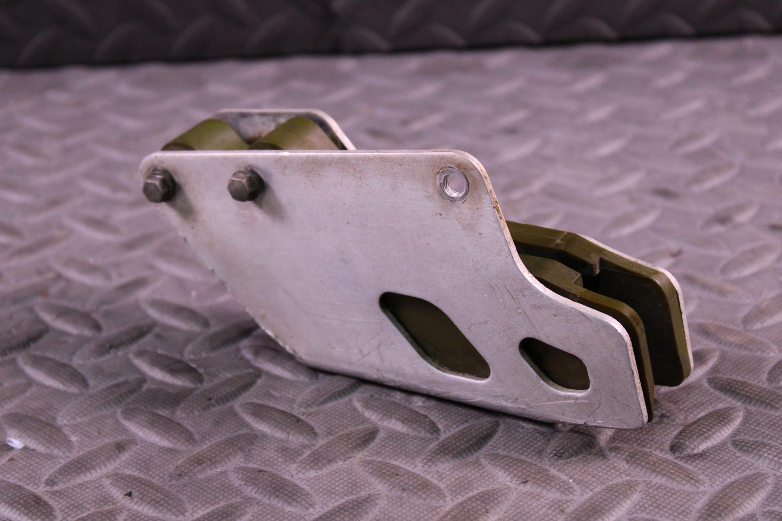 1995 Yamaha YZ125 OEM Rear Chain Guide Guard Block Slider 4EW-22199-01-00