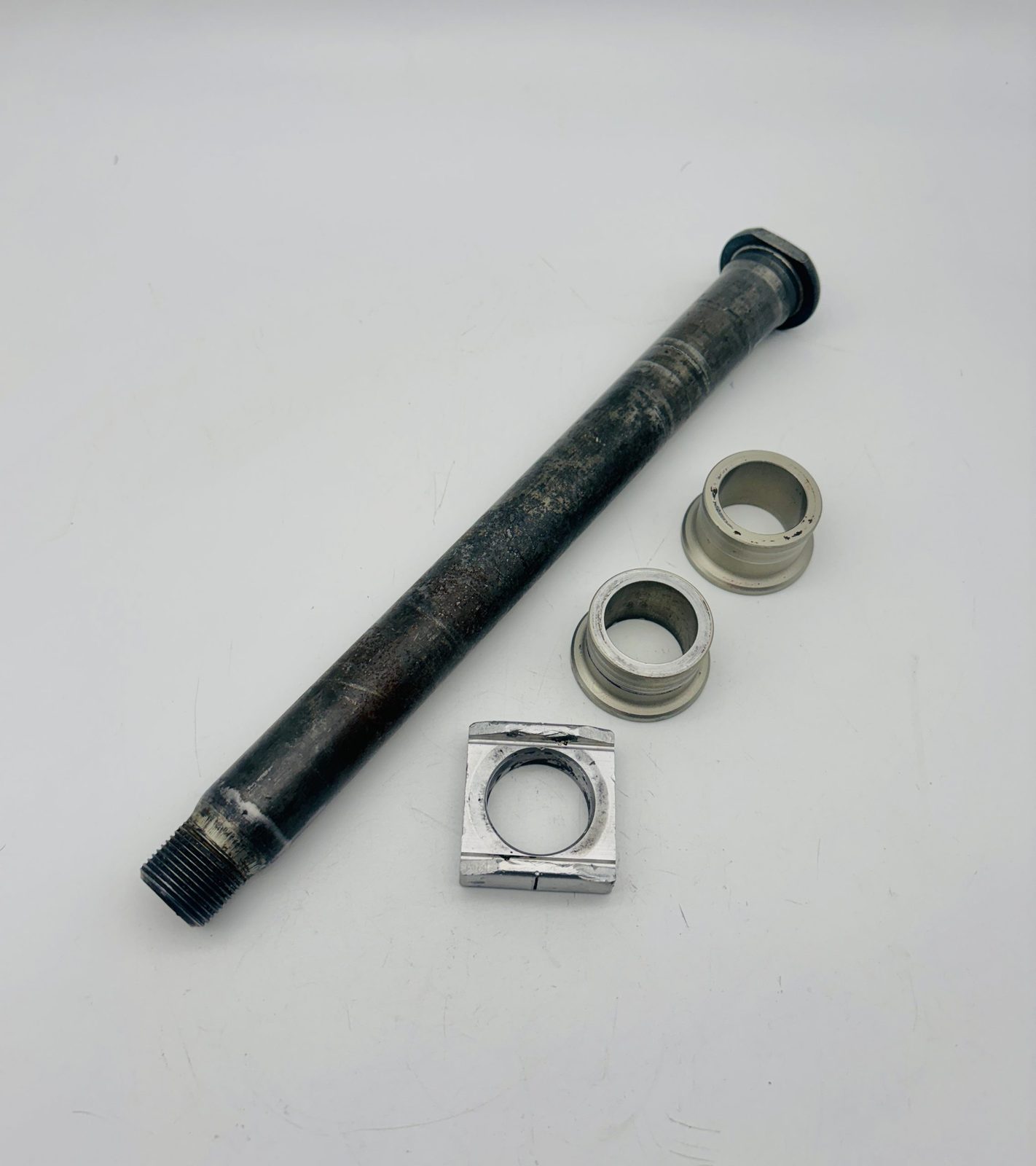 2005 Honda CRF250R OEM Rear Axle Shaft 42301-KZ4-J40