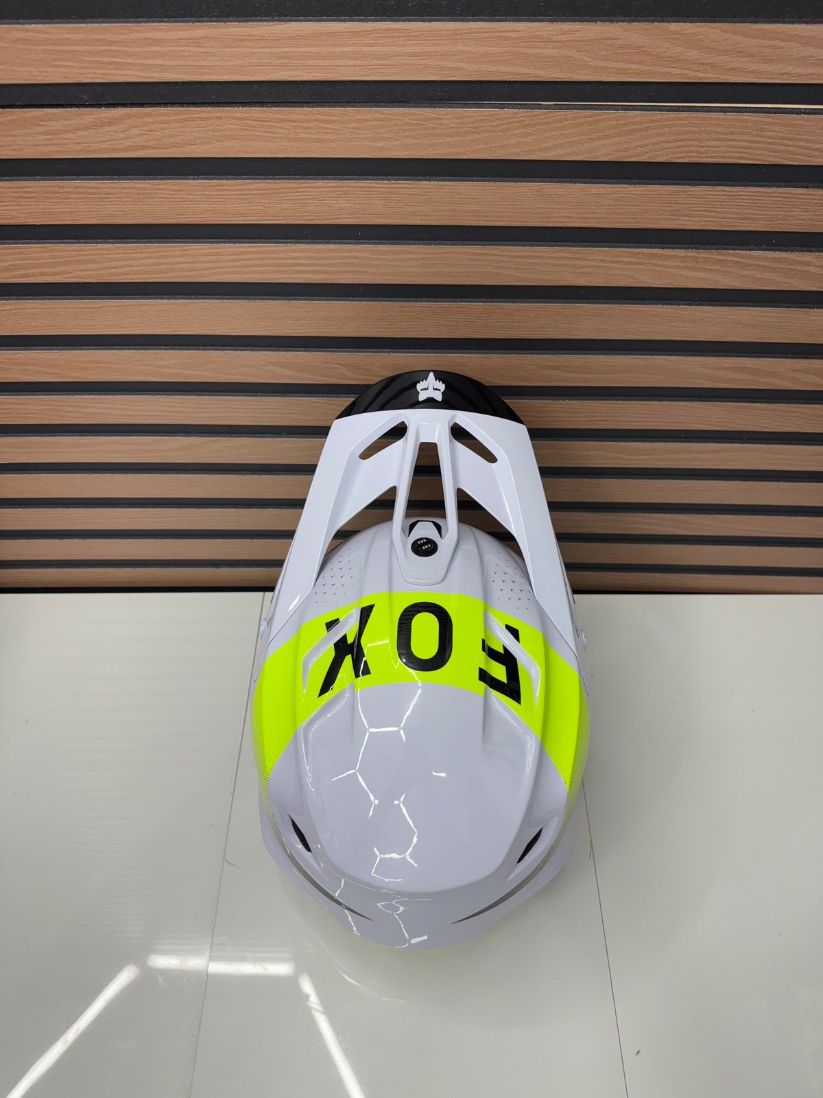 Fox Racing V3 Tine Helmet - White / Neon - Small