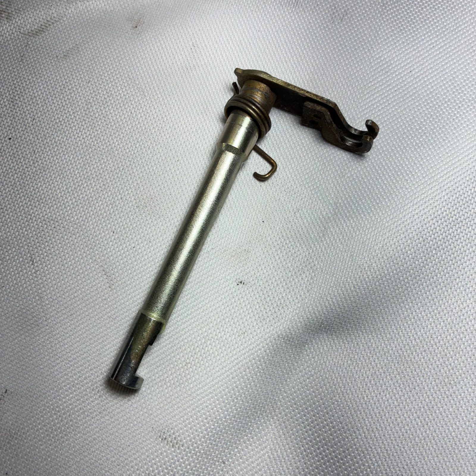 2006 Yamaha TTR125LE Clutch Actuator Rod with Lever and Spring - 1B2-H3922-10-00