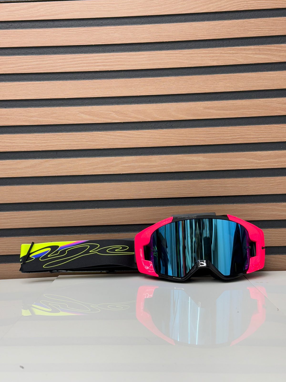 Open Box - Fox Racing Vue Energy Goggles Black / Pink - Vivid Blue Mirror Lens